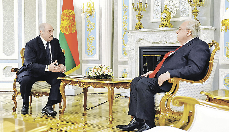 Александр Лукашенко: Мы с президентом России - родные братья, нам делить нечего