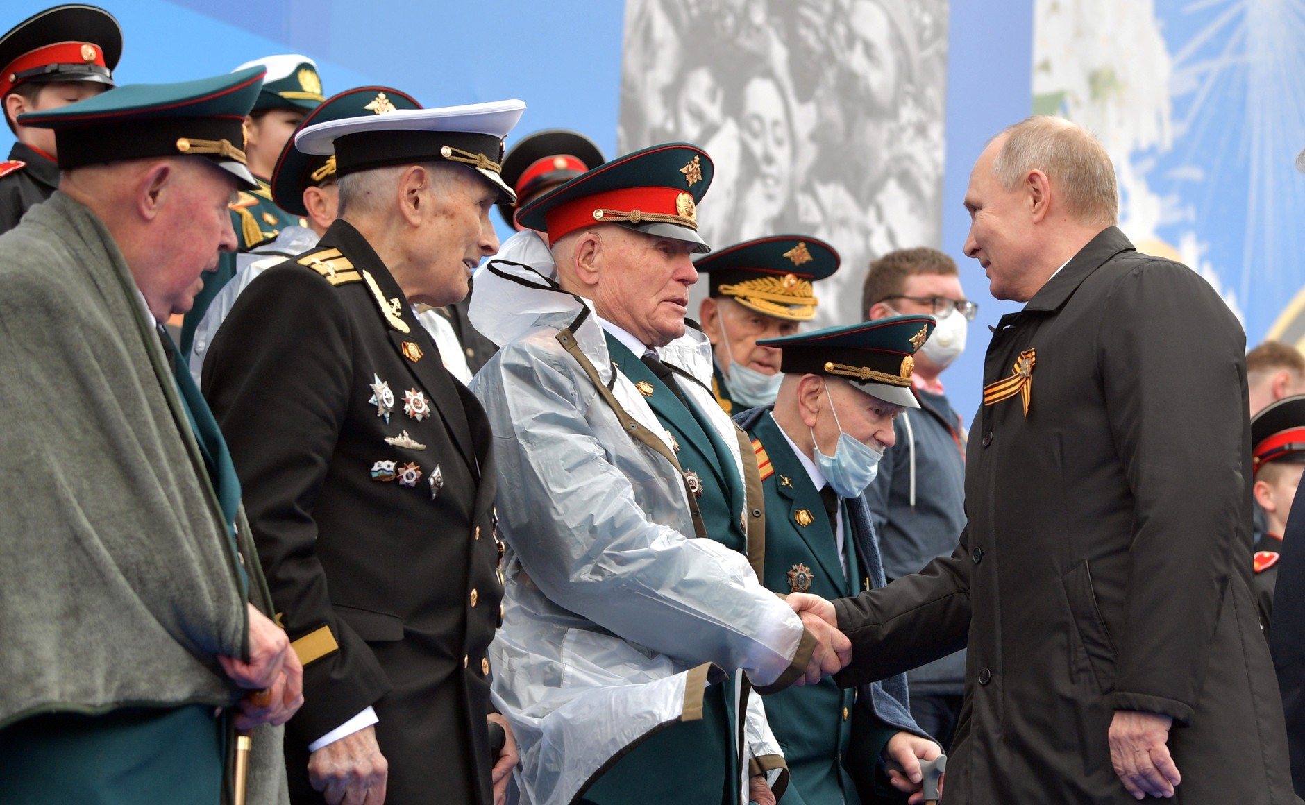 Кто принимал парад в москве. Ветераны на параде Победы 2021 в Москве.
