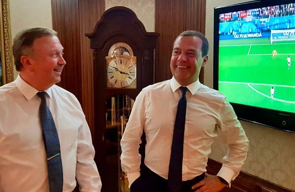 Дмитрий Медведев смотрел матч Россия-Египет вместе с белорусским премьером
