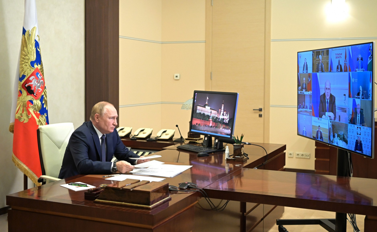 Владимир Путин о современном мире: Невозможно циркулем обвести и выставить огромный забор 