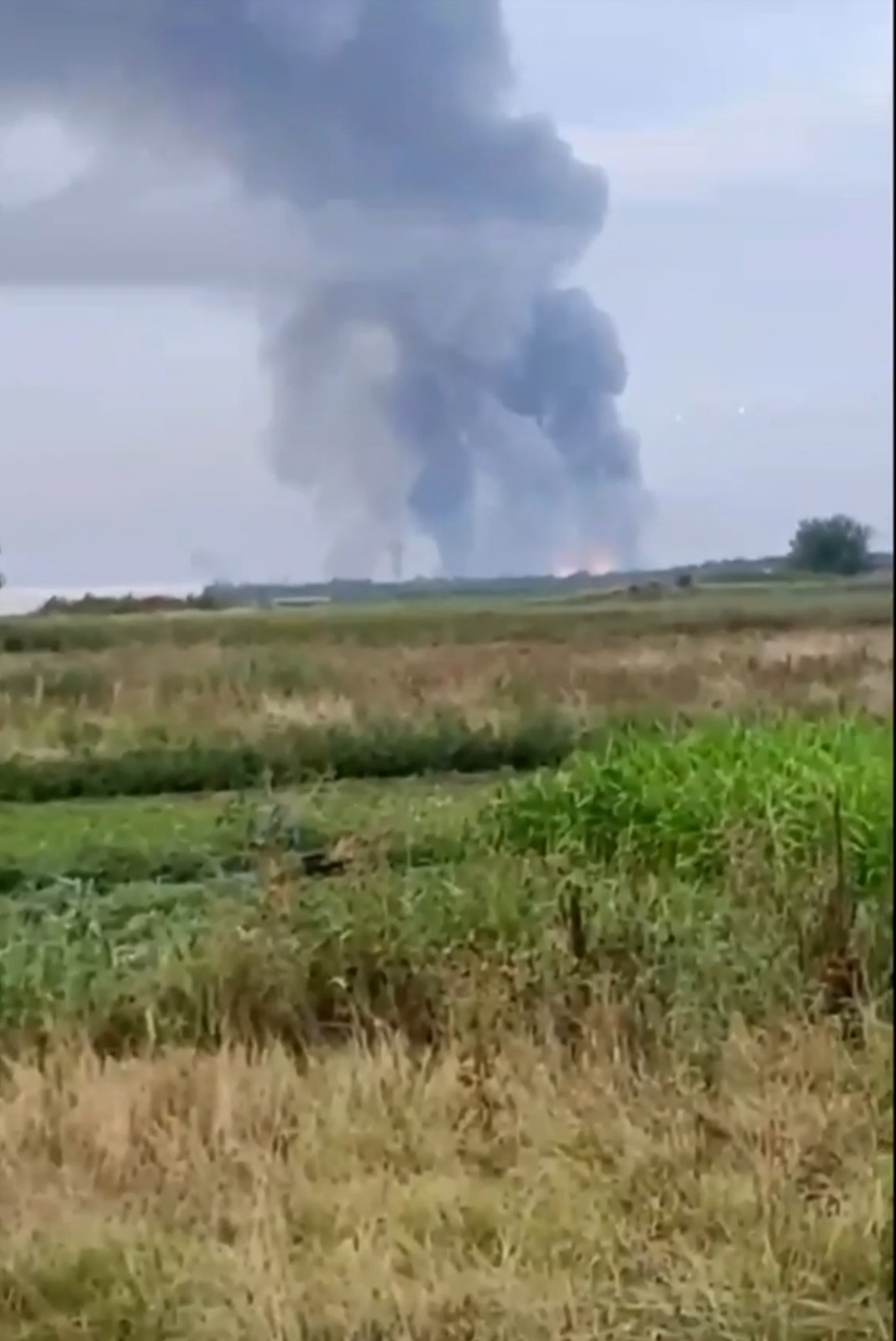 В Крыму повреждена железная дорога из-за взрыва на складе боеприпасов