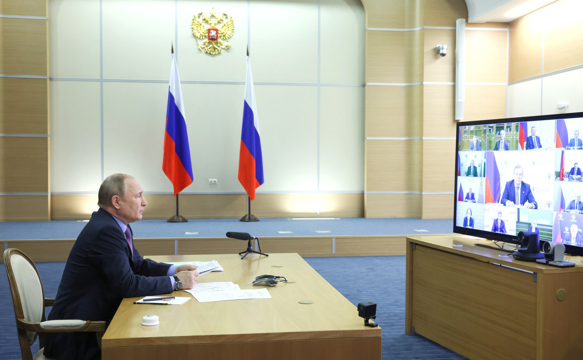 Владимир Путин заявил, что Россия не собирается сама отрезать себя от технологий развитых стран