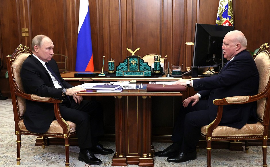 Владимир Путин – Дмитрию Мезенцеву: В очень интересное время работаете 