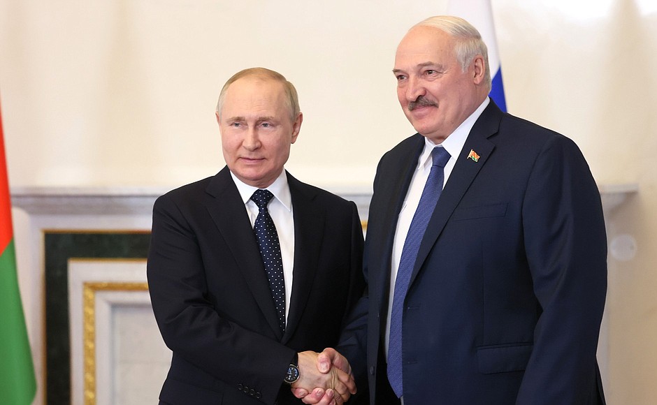 Владимир Путин и Александр Лукашенко:  Наши люди находятся под серьезной защитой