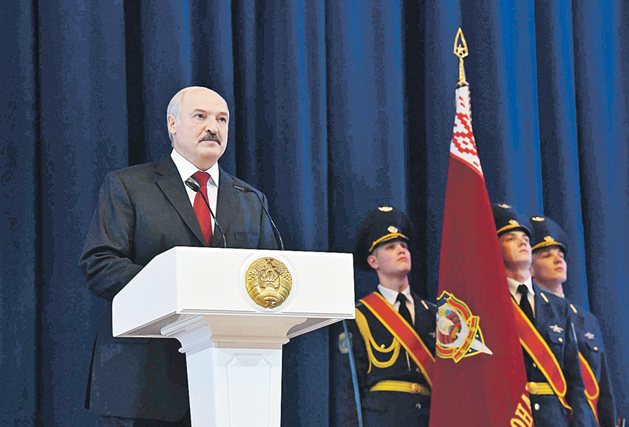 Александр Лукашенко: Силовые структуры будем проверять очень серьезно