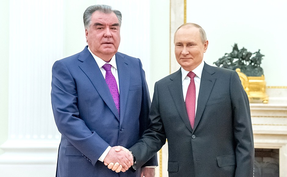 Владимир Путин призвал развивать экономические связи России и Таджикистана