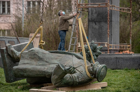  Над памятниками советским воинам могут вновь поиздеваться в Чехии