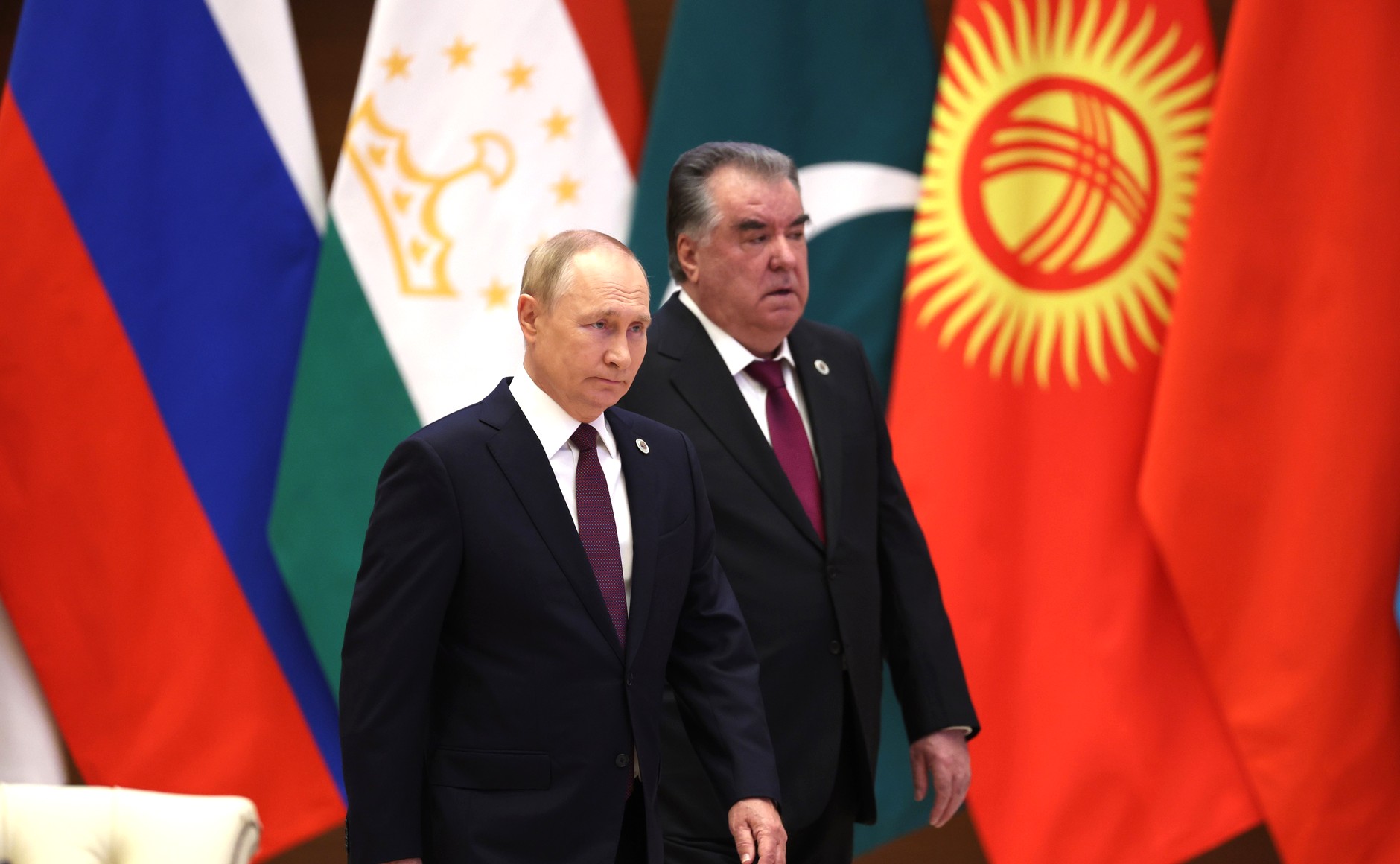Путин пригласил президента Таджикистана в Москву