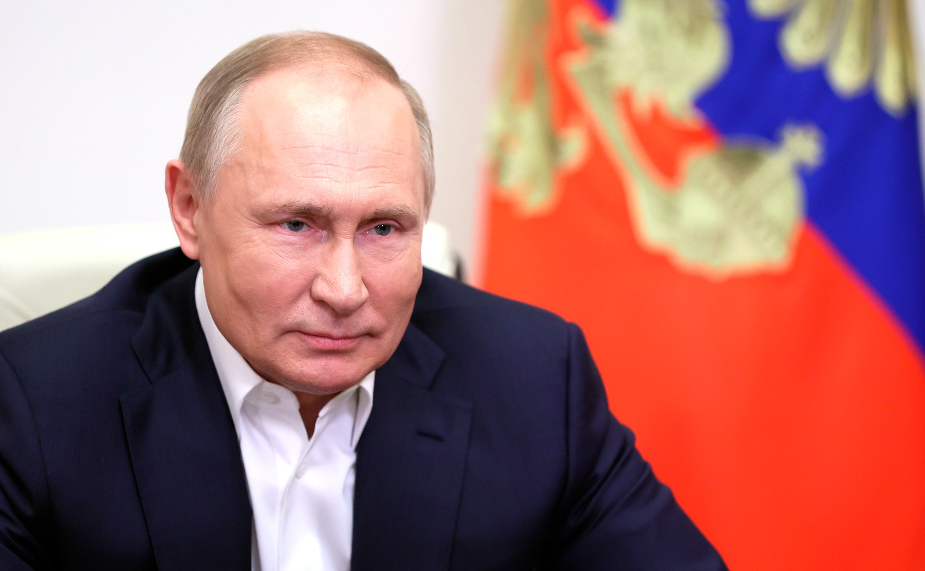 Владимир Путин провел телефонный разговор с президентом Алжира