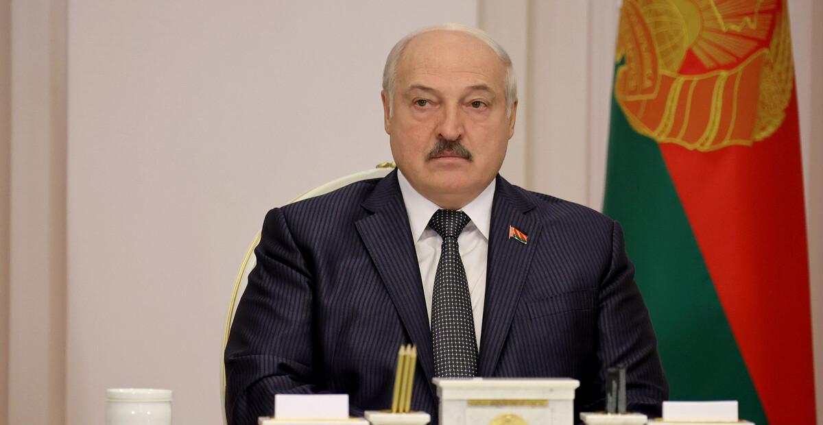 Александр Лукашенко - о желании Запада отрезать РБ от «цивилизации»: Мы продолжаем летать!