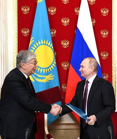 Президенты Казахстана и РФ обсудили создание «тройственного газового союза» с Узбекистаном