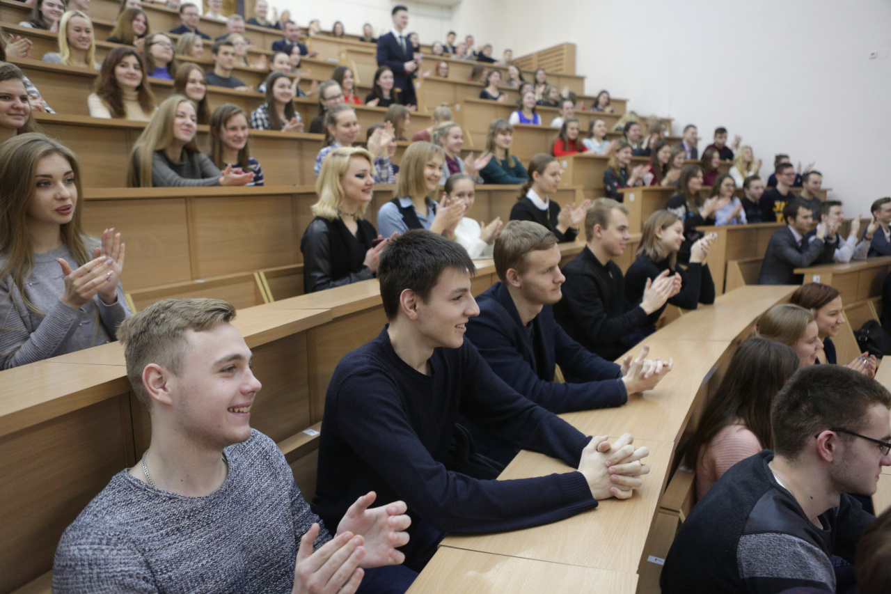 Студенты нашего времени. Студент нашего времени россия. Экзамен бакалавриат франция. Студенты академии. В последнее время студенты академии.