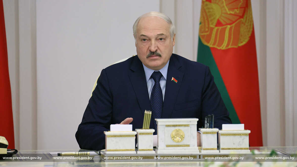 Александр Лукашенко: Беларусь будут не просто пугать новыми санкциями, а накачивать
