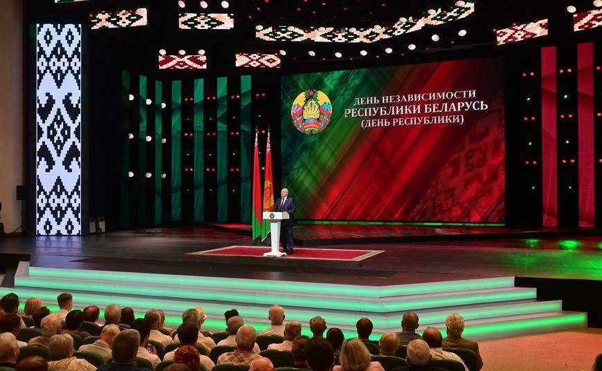 Александр Лукашенко: Дата 3 июля навсегда вписана в календарь 