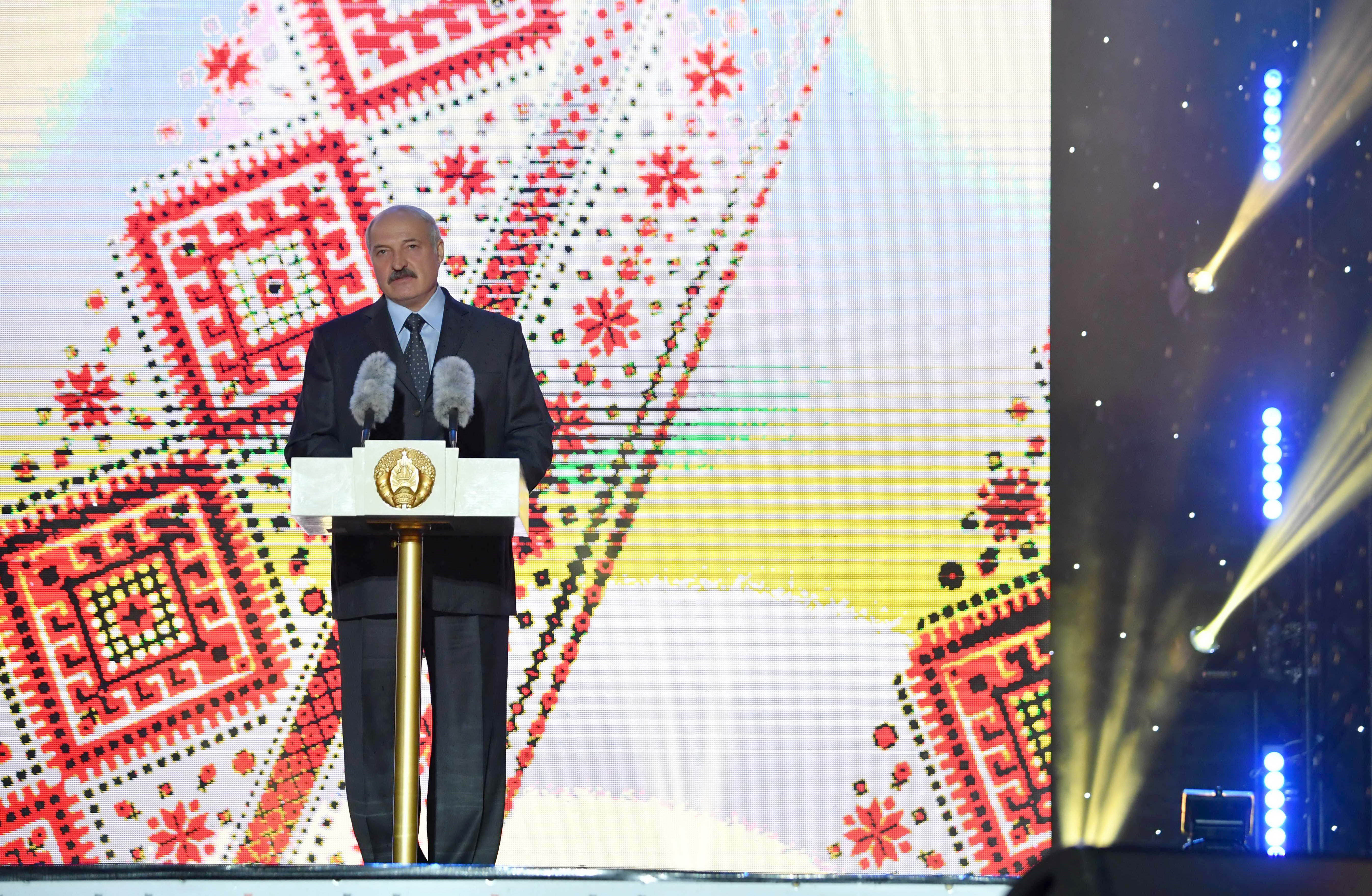 Александр Лукашенко: Связь народов Беларуси, России и Украины всегда будет выше политических интересов и амбиций