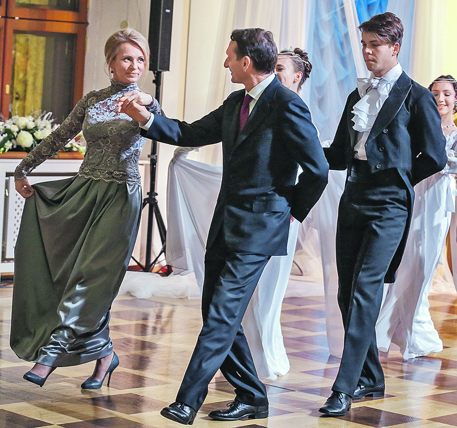 Сценарий бал. Украшение зала на выпускной 11 класс оскар. Сценарии торжественных вечеров. Аничков дворец бал. Ливанов и третьяк.