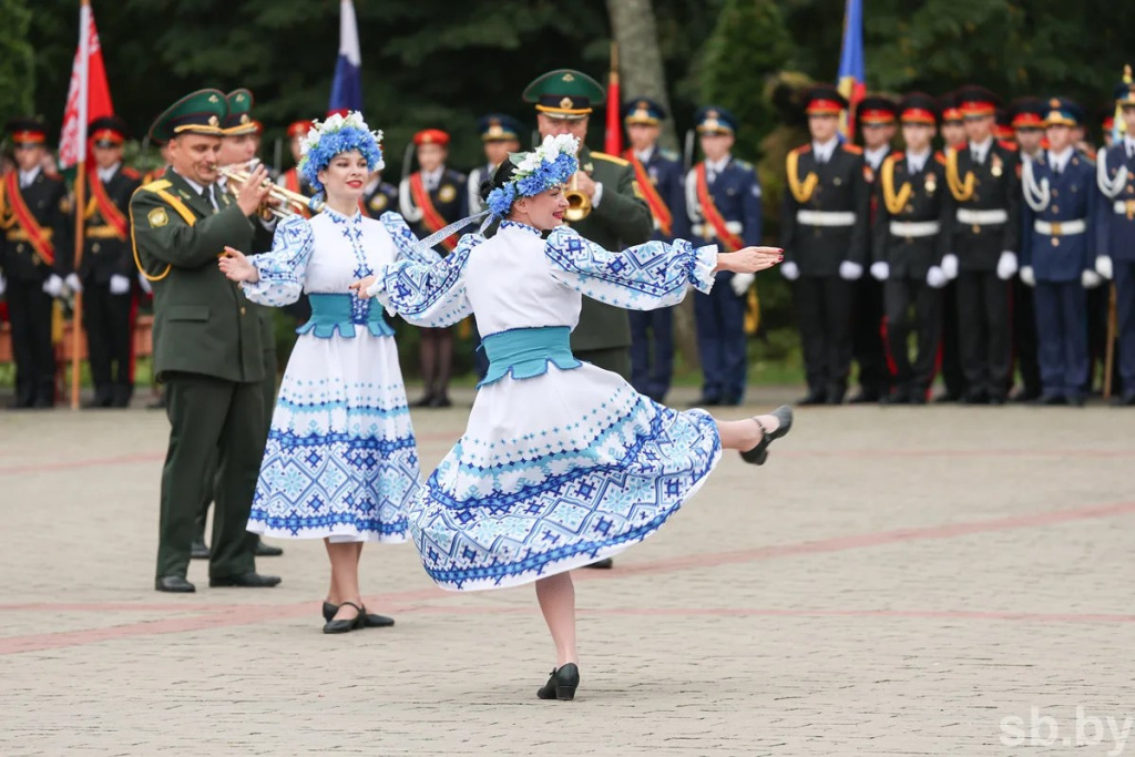 Смена на пороге двадцатилетия Смена на пороге двадцатилетия