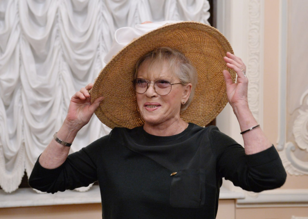 Алиса ФРЕЙНДЛИХ: Надо вовремя ретироваться Алиса ФРЕЙНДЛИХ: Надо вовремя ретироваться