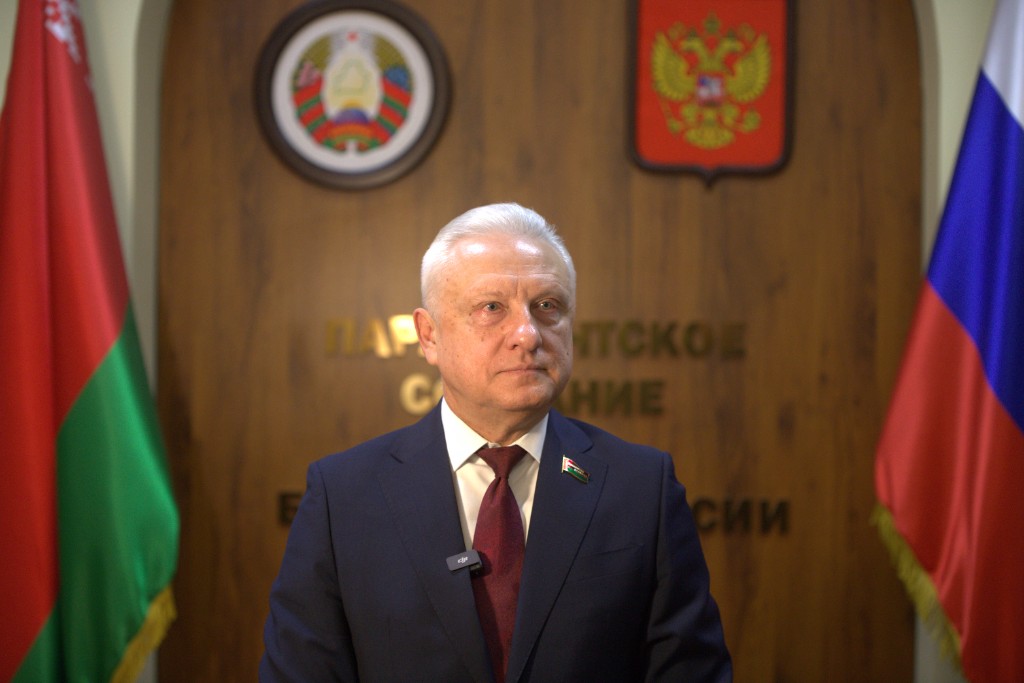 И мальчишкам нельзя ни солгать, ни обмануть... И мальчишкам нельзя ни солгать, ни обмануть...