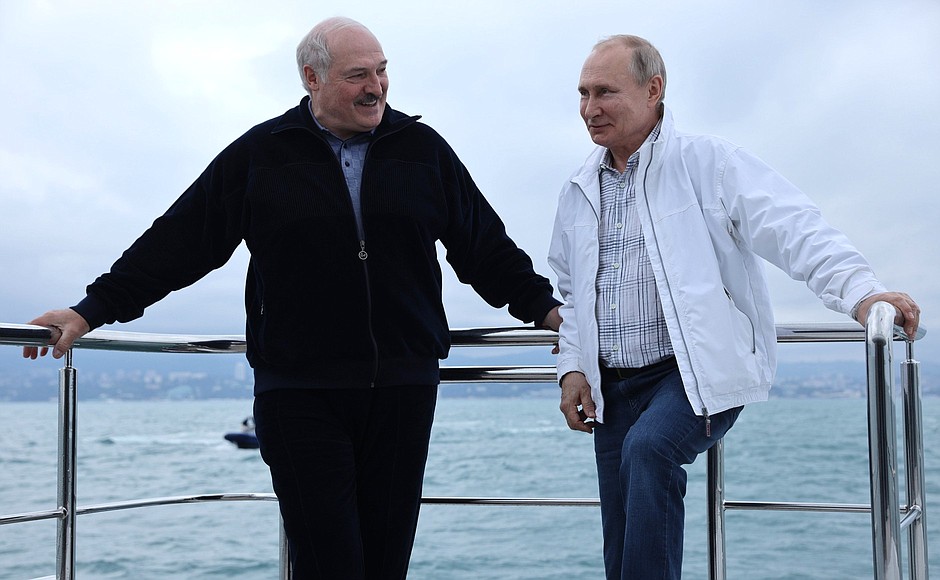Безопасность, украинский кризис, военные учения: о чем будут говорить Владимир Путин и Александр Лукашенко в Москве