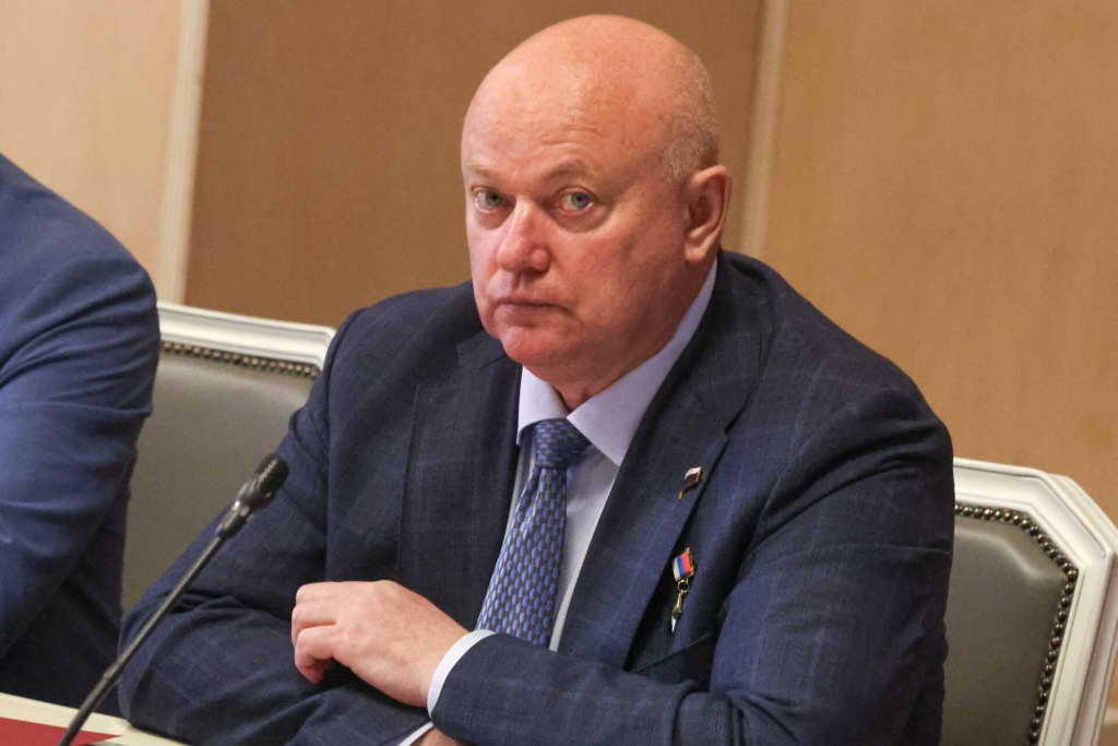И мальчишкам нельзя ни солгать, ни обмануть... И мальчишкам нельзя ни солгать, ни обмануть...