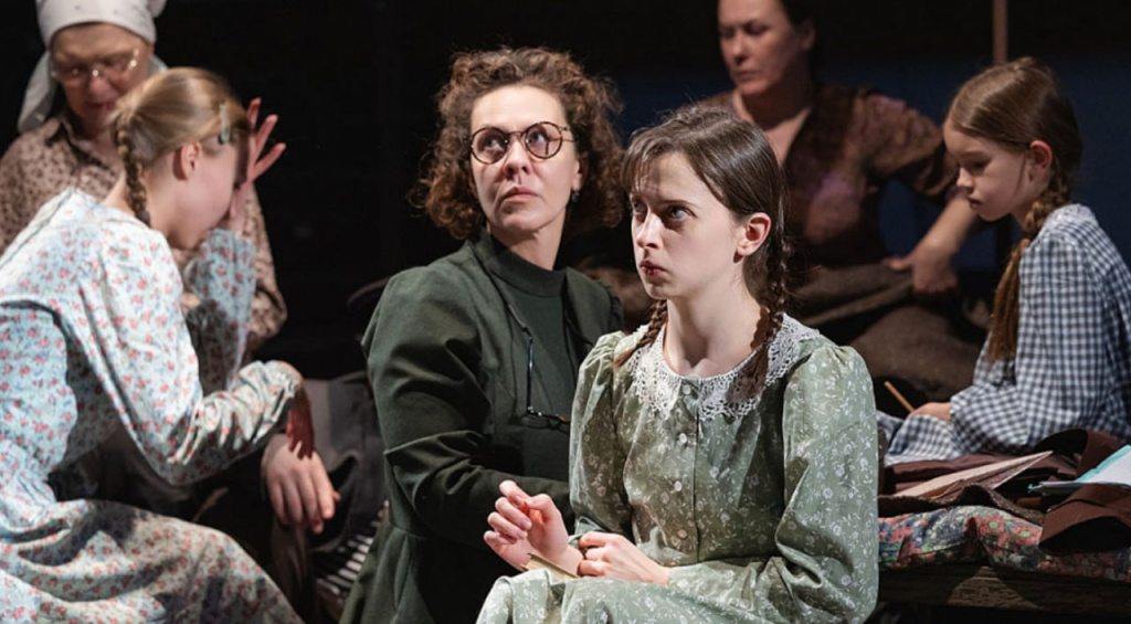 Спектакли о войне, которые можно будет посмотреть накануне праздника и 9 мая 