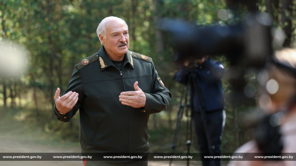 Александр ЛУКАШЕНКО: Мы обязаны защитить миллиметр своей земли 