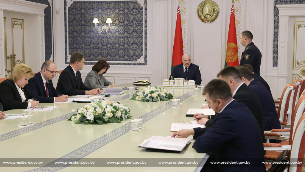 Александр Лукашенко: Пора переходить к расчетам в национальных валютах