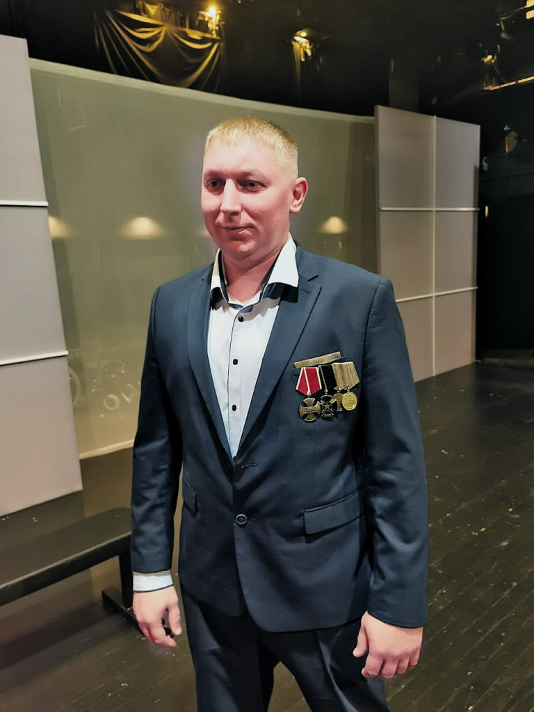 На сцену вышли из боя