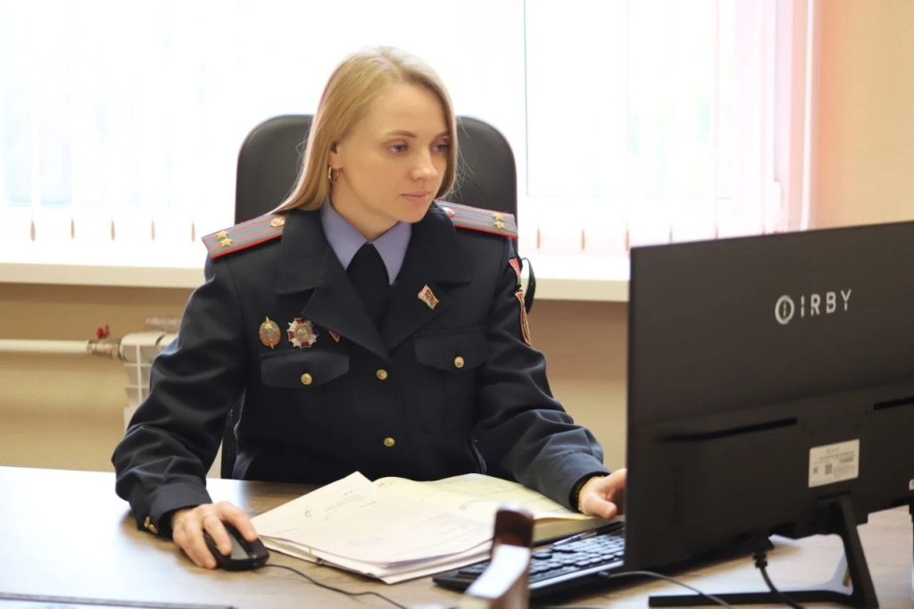 Ее служба и опасна, и трудна