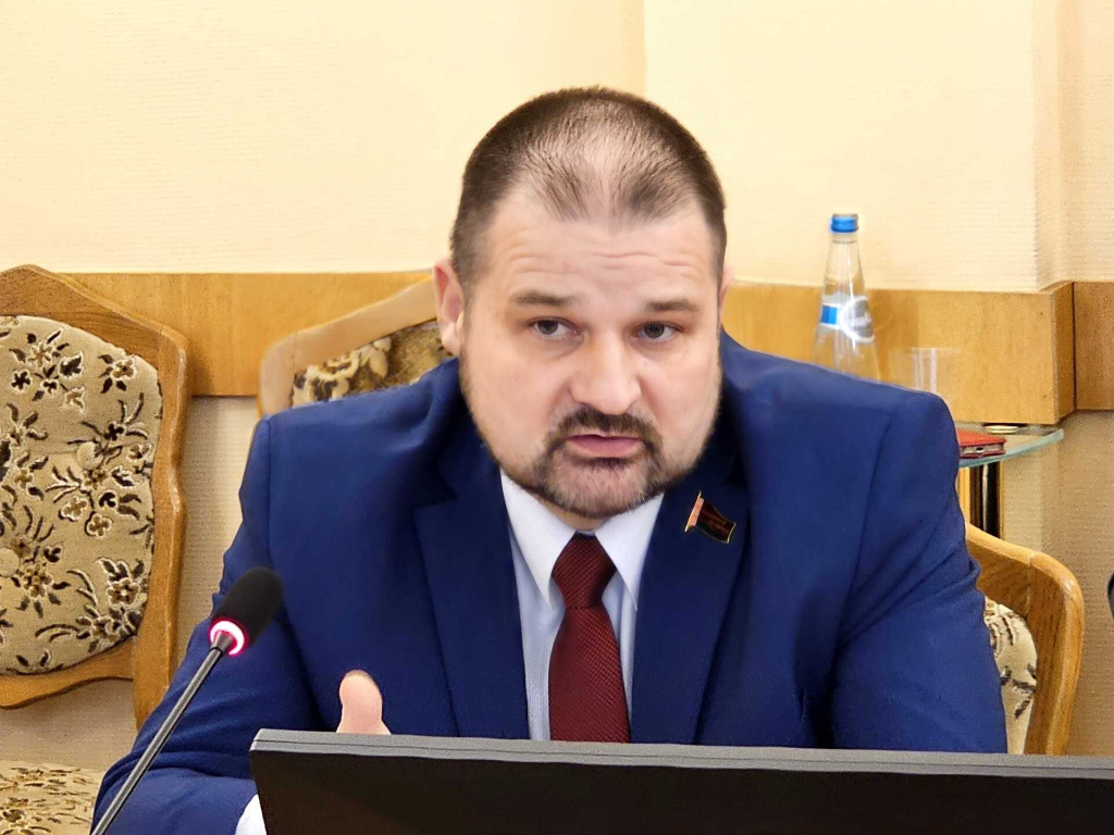 И мальчишкам нельзя ни солгать, ни обмануть... И мальчишкам нельзя ни солгать, ни обмануть...