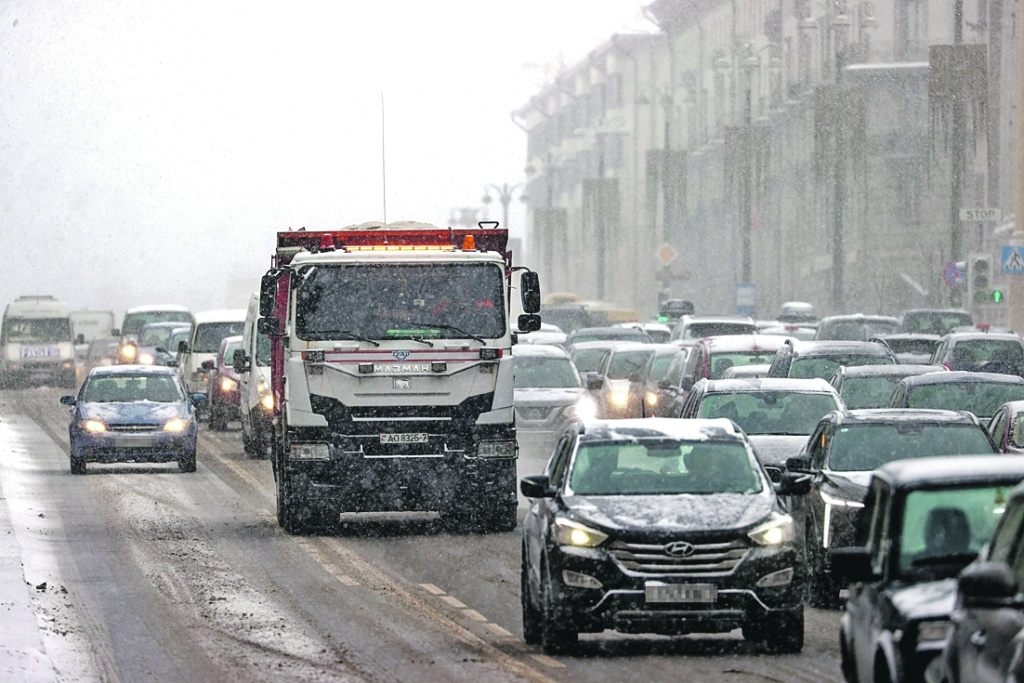 Белорусы и россияне пересаживаются на отечественные машины Белорусы и россияне пересаживаются на отечественные машины