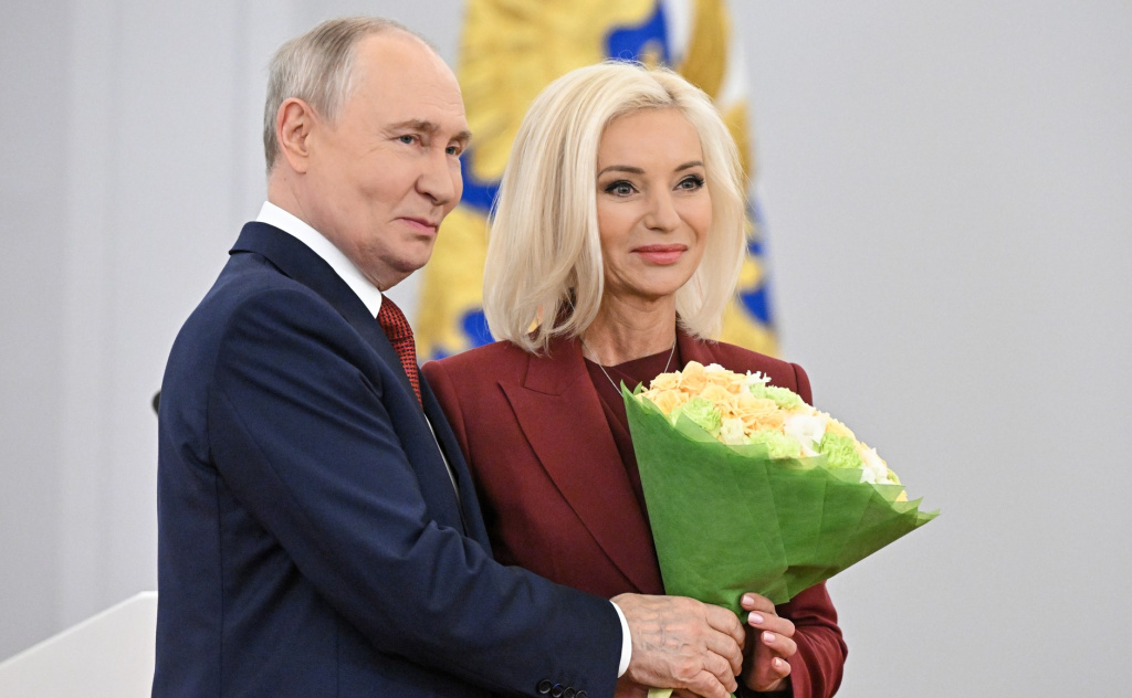 Ольга КАЗАКОВА: Защитили песни Победы