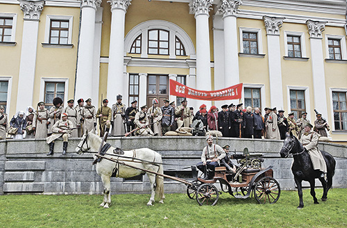 Юные ленины, вещи императора и штурм Зимнего в Гомеле