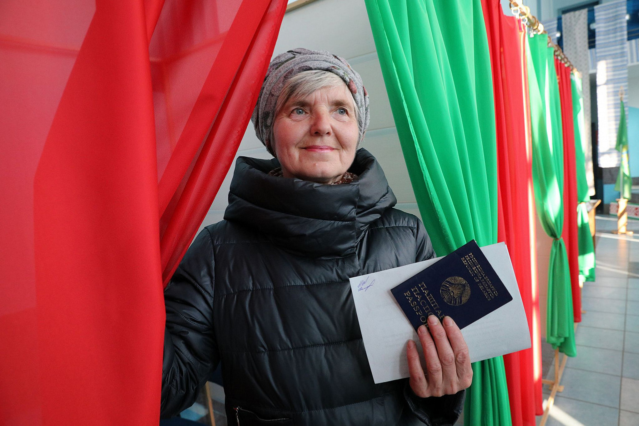 Поддерживаем белорусов. Белоруссия власть. Беларусь демонстрация. Митинги в белоруссии 2022. Белорусы поддержали россию.