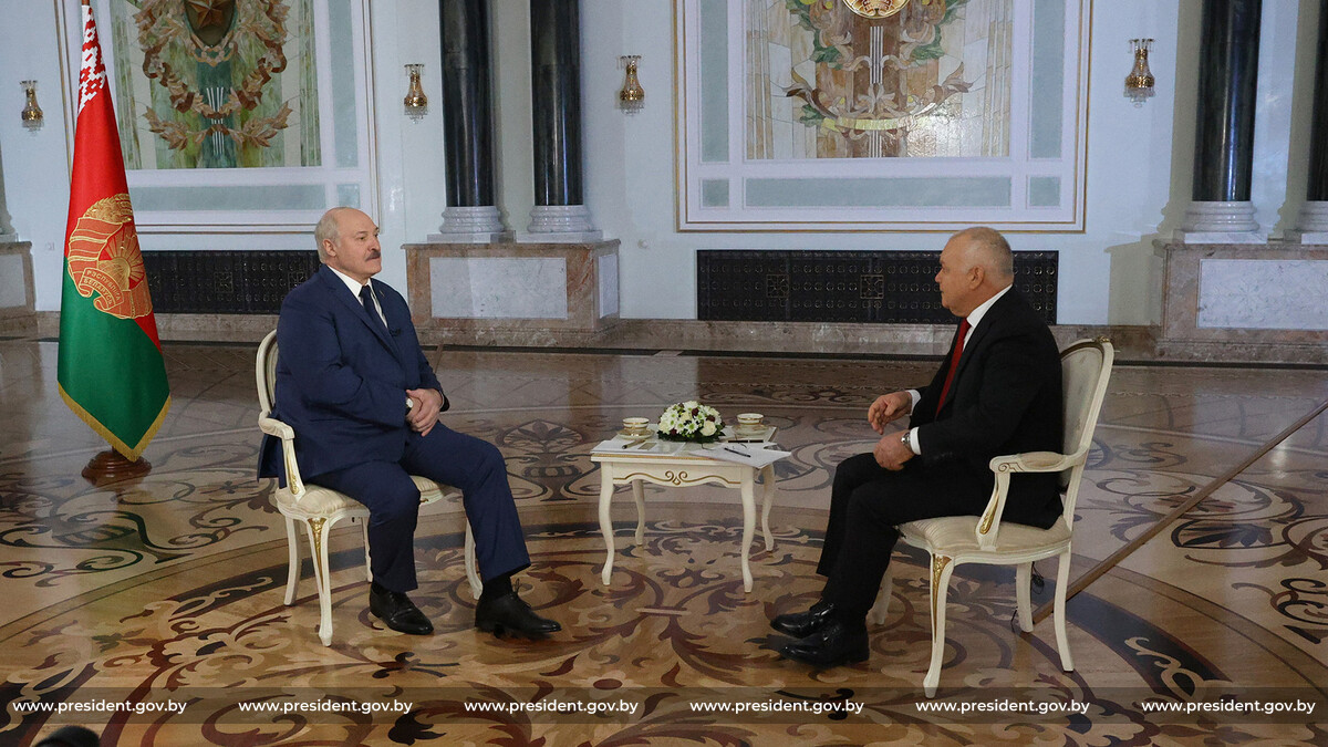 Александр Лукашенко дал интервью гендиректору агентства «Россия сегодня» Дмитрию Киселеву