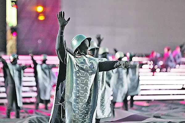 Девичий десант, «Белые лебеди» и партизанские знамена Девичий десант, «Белые лебеди» и партизанские знамена